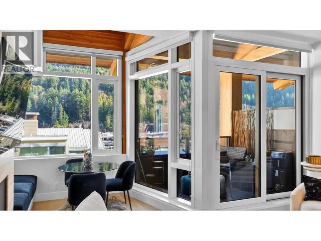 506 6687 NELSON AVENUE, West Vancouver, British Columbia V7W2B2