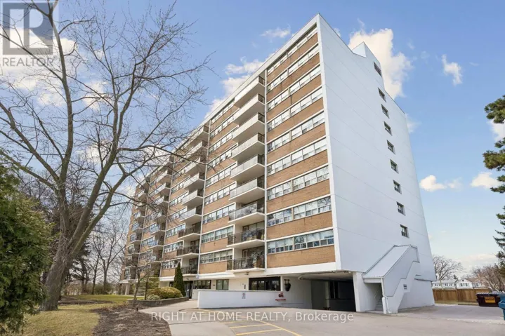207 - 212 KERR STREET, Oakville (CO Central), Ontario L6K3B1