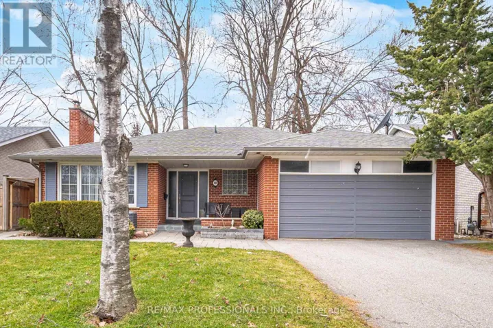 10 BOXWOOD ROAD, Toronto (Markland Wood), Ontario M9C2W5