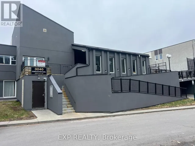 3040 CONSTITUTION BOULEVARD, Mississauga (Applewood), Ontario L4Y3X7