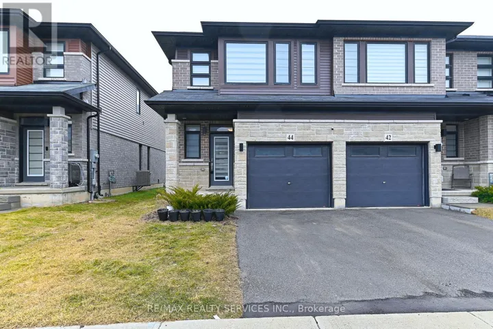 44 JUNE CALLWOOD WAY, Brantford, Ontario N3T0T7