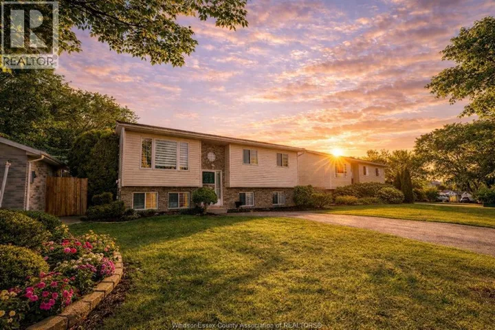 99 VERMONT, Amherstburg, Ontario N9V3Z5