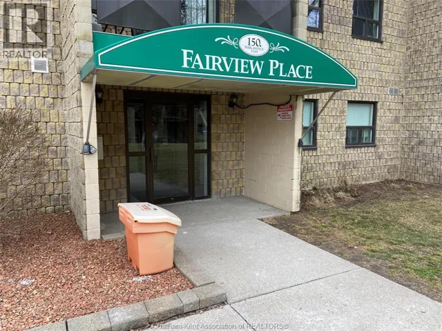 150 Park AVENUE East Unit# 211, Chatham, Ontario N7M3V6