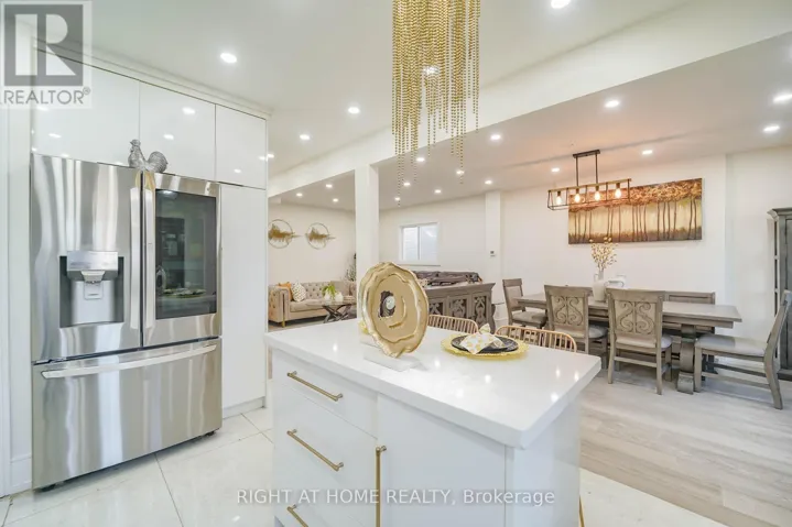174 AYLESWORTH AVENUE, Toronto (Birchcliffe-Cliffside), Ontario M1N2J6