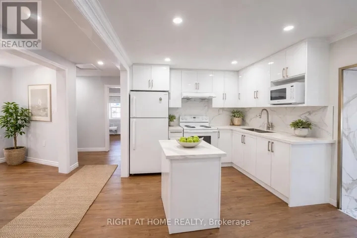 215 B QUEEN STREET, Mississauga (Streetsville), Ontario L5M1L6