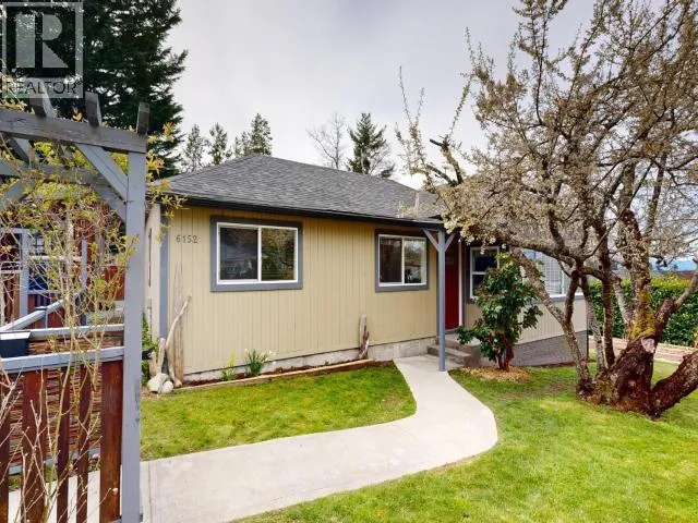 6152 LOIS STREET, Powell River, British Columbia V8A4V1