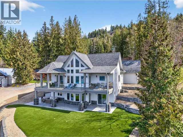 3216 Eagle Bay Road, Eagle Bay, British Columbia V0E1H1