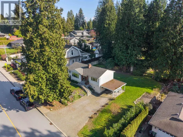 551 E OSBORNE ROAD, North Vancouver, British Columbia V7N1M4