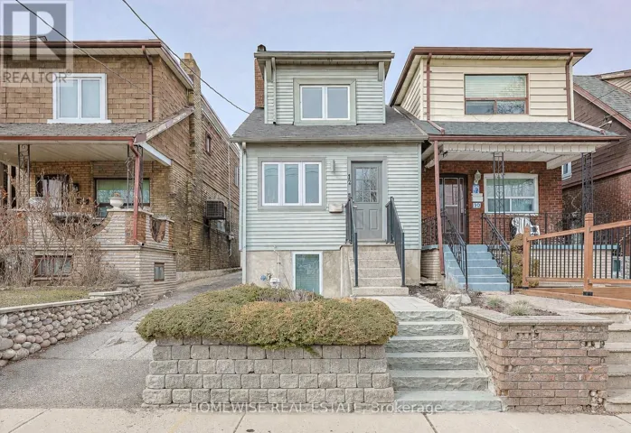 12 LEEDS STREET, Toronto (Dovercourt-Wallace Emerson-Junction), Ontario M6G1N7