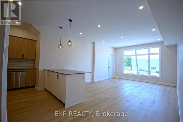 1353 GOSSET STREET, Ottawa, Ontario K1B3P6