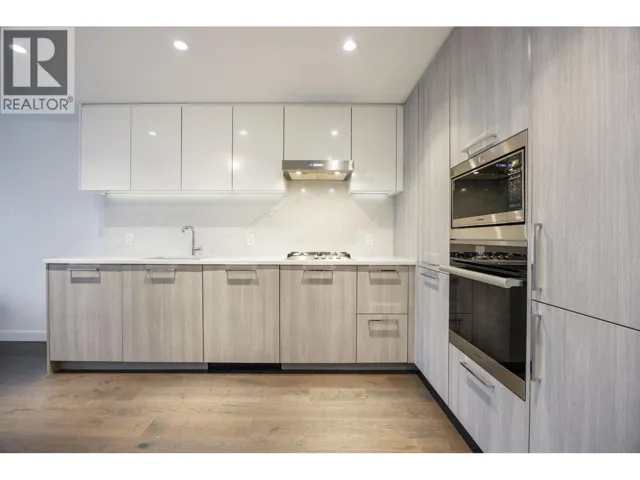 806 8155 CAPSTAN WAY, Richmond, British Columbia V6X0V3