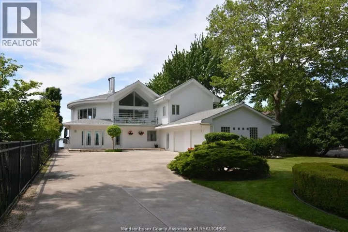 34 LAIRD, Amherstburg, Ontario N9V1X5