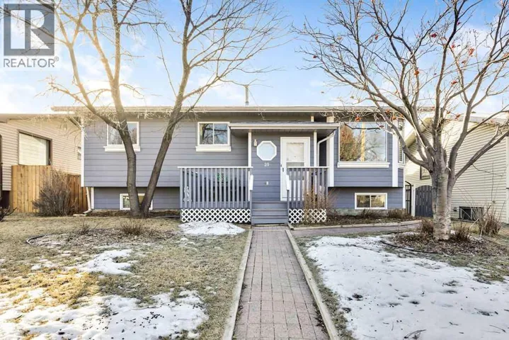 25 Knight Street, Okotoks, Alberta T1S1G3