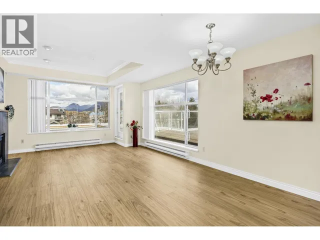 404 2340 HAWTHORNE AVENUE, Port Coquitlam, British Columbia V3C1W9