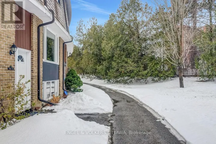 B - 765 SPRINGLAND DRIVE, Ottawa, Ontario K1V6L9