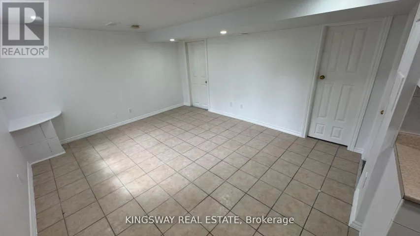 (LOWER LEVEL 2) - 65 PARK CRESCENT, Richmond Hill (Oak Ridges Lake Wilcox), Ontario L4E3J5