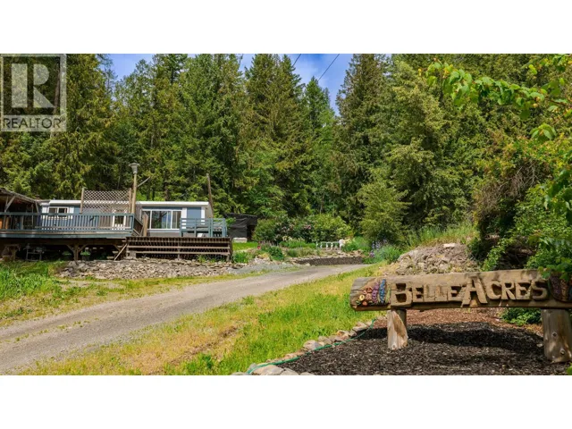 1137 36th Avenue N, Creston, British Columbia V0B1G1