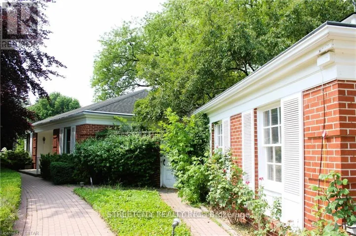 1517 GLOUCESTER ROAD, London North (North A), Ontario N6H2S5