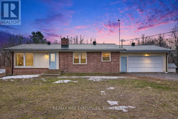 715 HANNA ROAD, Tay Valley, Ontario K0H2B0
