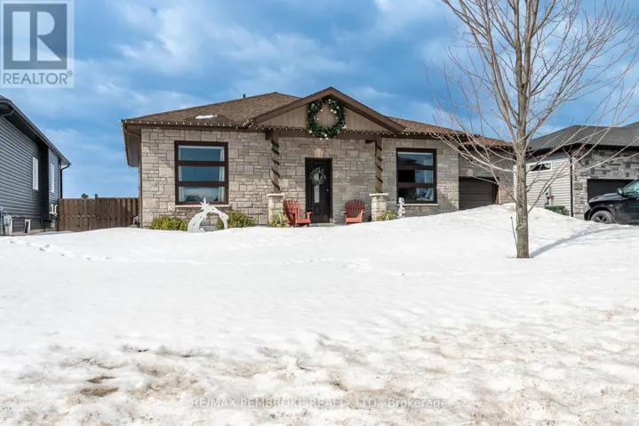 32 MARQUIS DRIVE, Petawawa, Ontario K8H0E5