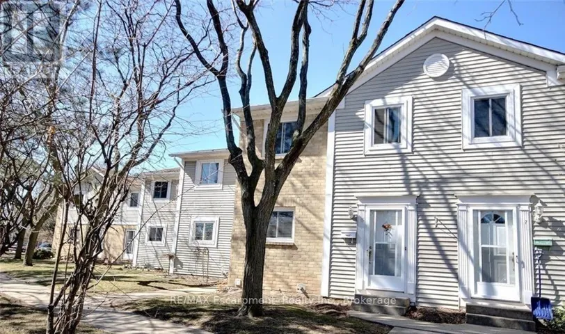 6 - 38 ELMA STREET, St. Catharines (Lakeport), Ontario L2N6Z3