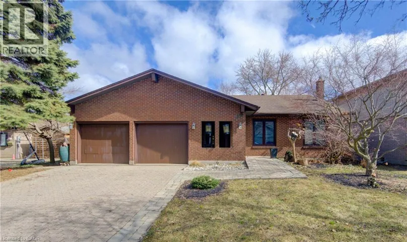 156 CANDLEWOOD Crescent, Waterloo, Ontario N2L5T4