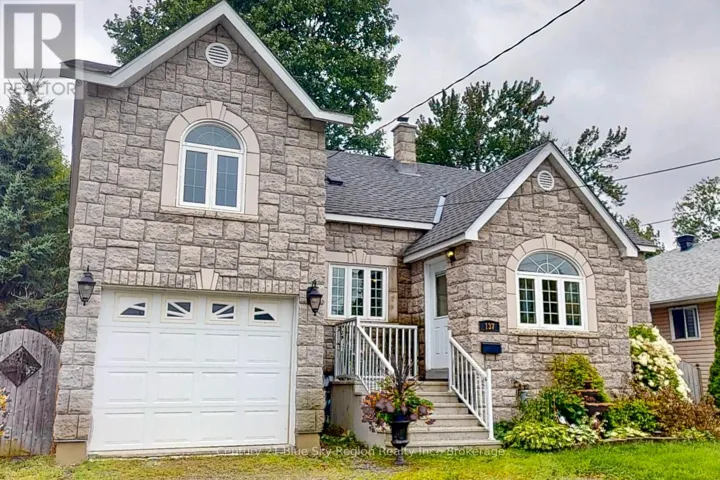 137 WHITNEY AVENUE, North Bay (Ferris), Ontario P1A1Y7