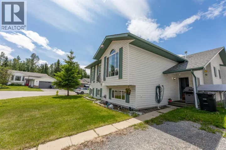 168 Sitar Crescent, Hinton, Alberta T7V1S7