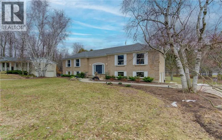 395 WARRINGTON Drive, Waterloo, Ontario N2L2P7