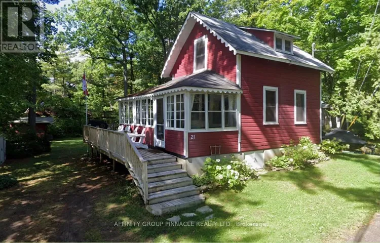 21 THIRD STREET, Kawartha Lakes (Fenelon), Ontario K0M1N0