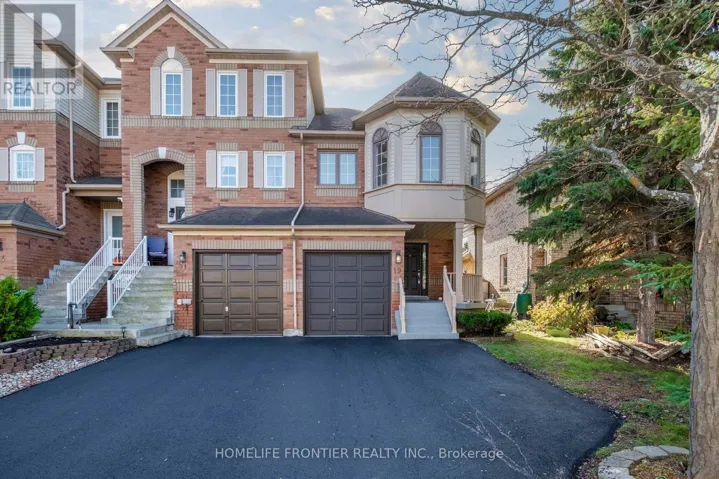 19 BOWLER STREET, Aurora (Bayview Wellington), Ontario L4G7J2