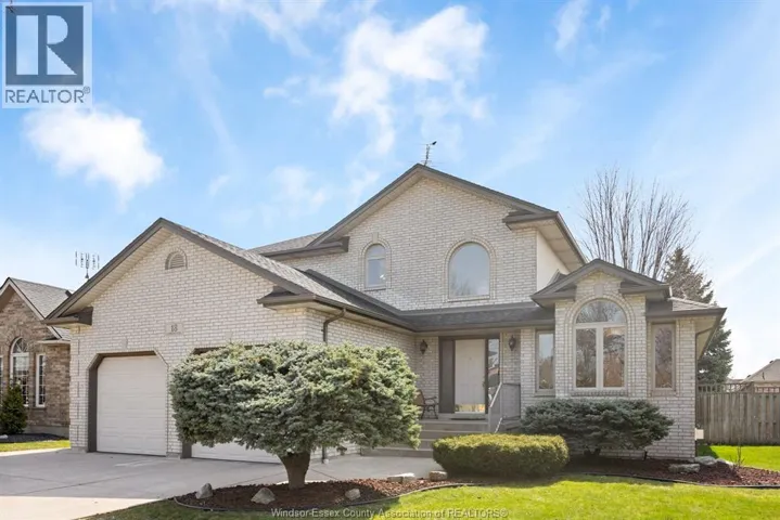 18 CAMBRIDGE COURT, Amherstburg, Ontario N9V4B5