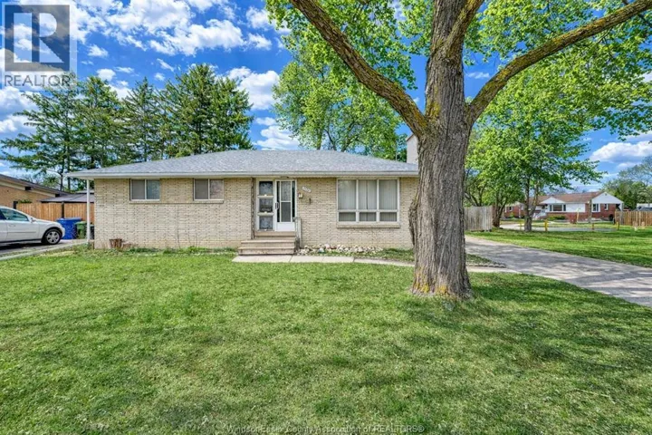 1120 CABANA ROAD West, Windsor, Ontario N9G1B4