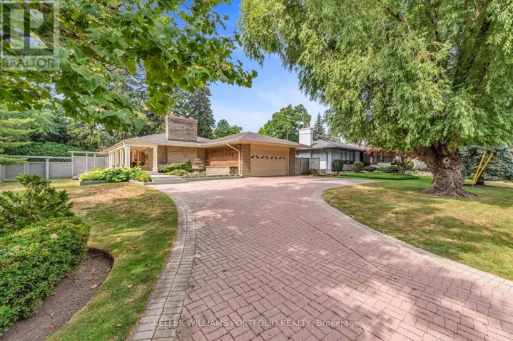 1123 LAKESHORE ROAD E, Oakville (OO Old Oakville), Ontario L6J1K9
