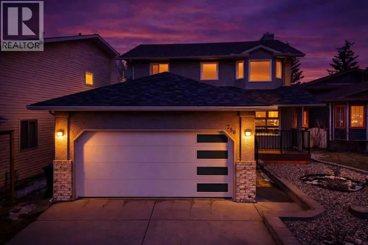 256 Riverside Mews SE, Calgary, Alberta T2C3Y8
