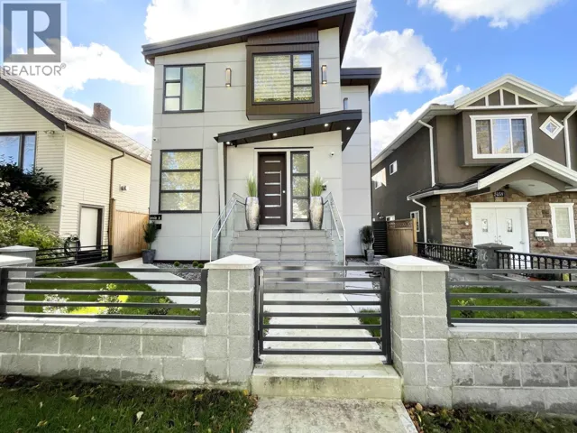 2460 E 19TH AVENUE, Vancouver, British Columbia V5M2R9
