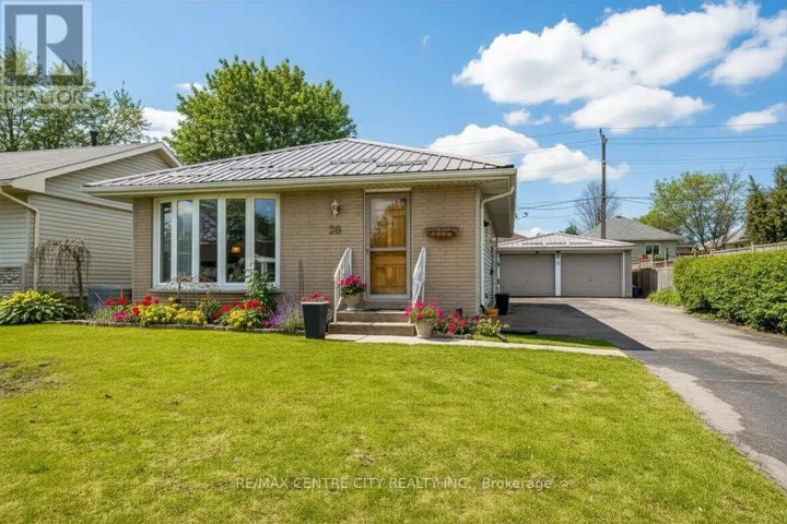 26 MANOR ROAD, St. Thomas, Ontario N5R5C9