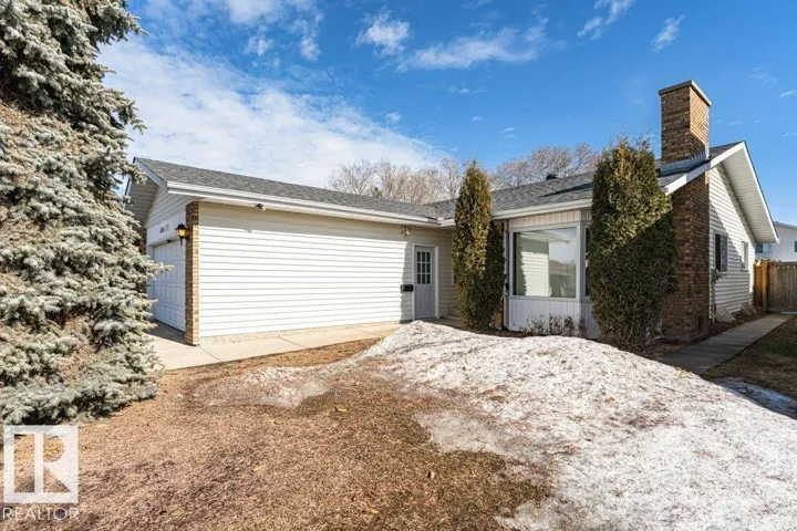 6208 11 AV NW NW, Edmonton, Alberta T6L2G4