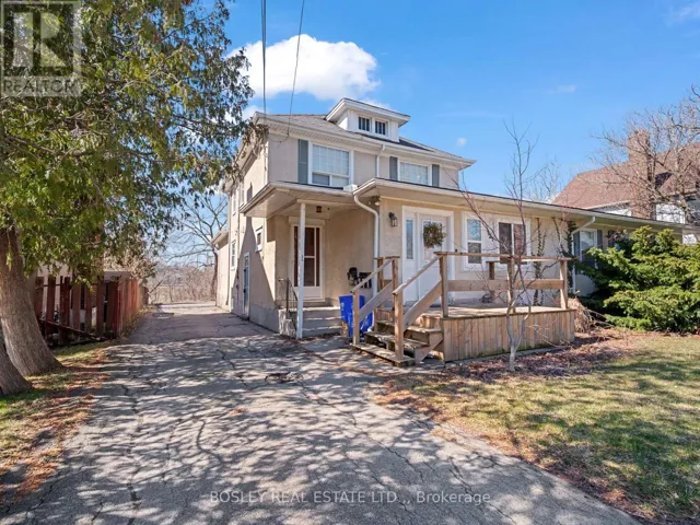 121 OAKDALE AVENUE, St. Catharines (Oakdale), Ontario L2P2L3