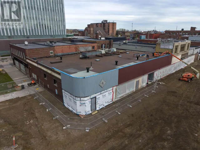 A & B 615 Victoria Ave E, Thunder Bay, Ontario P7C1B1