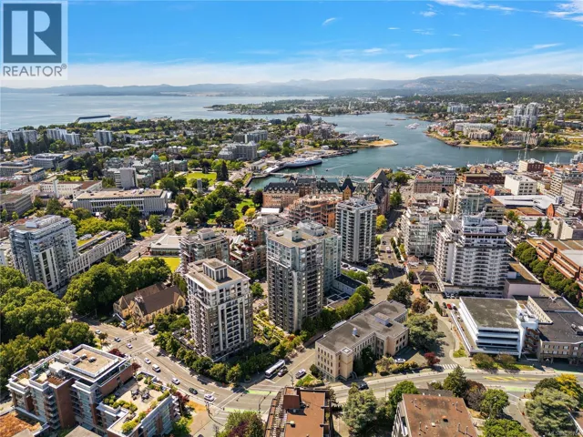 2001 751 Fairfield Rd, Victoria, British Columbia V8W4A4