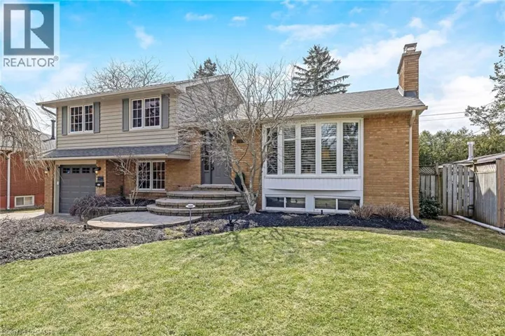 224 WHITE PINES Drive, Burlington, Ontario L7L4E7