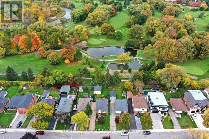 56 CYNTHIA ROAD, Toronto (Rockcliffe-Smythe), Ontario M6N2P9