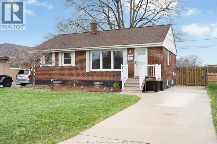 425 ST. JOHN, Windsor, Ontario N8S3T8