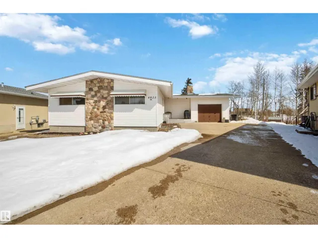 4823 46 ST, Redwater, Alberta T0A2W0