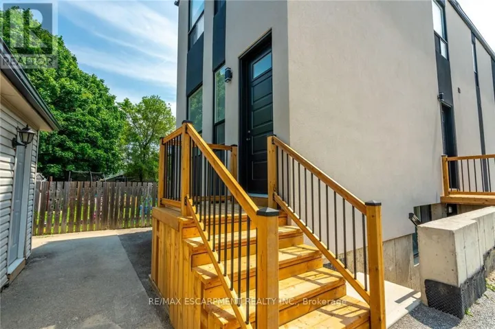 A - 9 MUNN STREET, Hamilton (Raleigh), Ontario L8V1J8