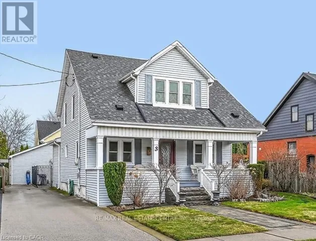 3 SECOND STREET S, Hamilton (Stoney Creek), Ontario L8G1R4