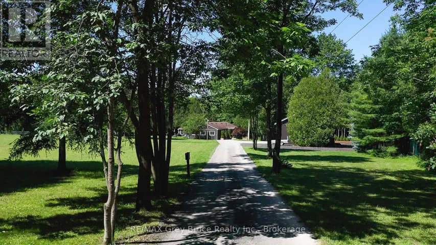 495204 TRAVERSTON ROAD, West Grey, Ontario N0C1H0