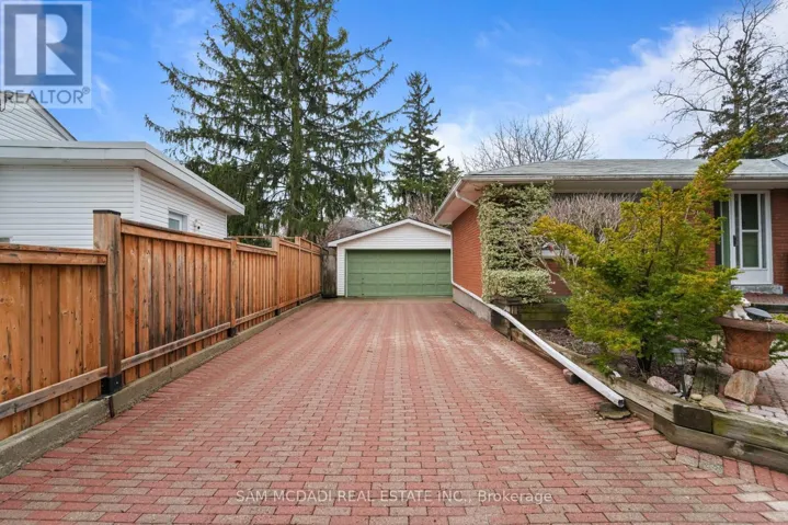 2470 MEADOWOOD CRESCENT, Oakville (BR Bronte), Ontario L6L1V6