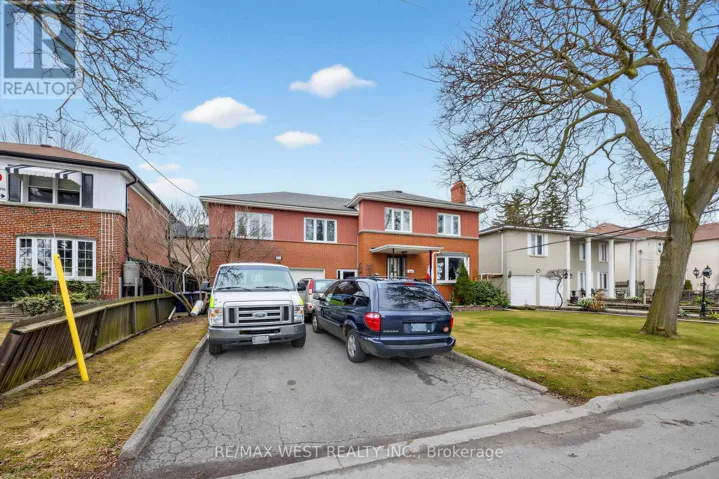 1068 LILLIAN STREET, Toronto (Newtonbrook East), Ontario M2M3G5